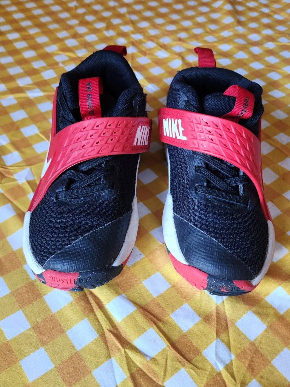 Nike Hustle D 12
